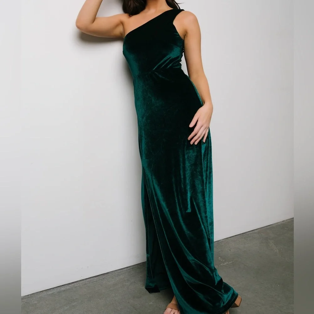 (Emerald Green) Tatiana Velvet One Shoulder Maxi Dress - Picture 4 of 13